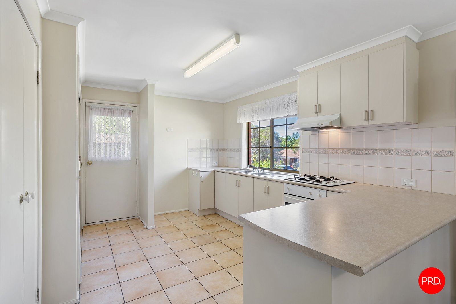 2/28 Bowden Street CASTLEMAINE 8