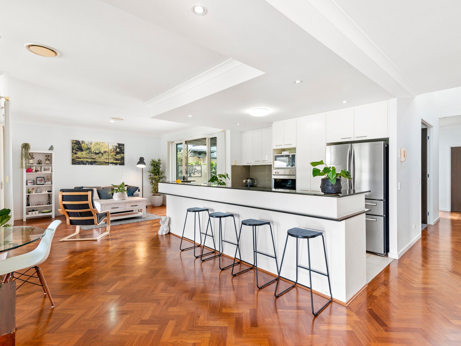 228 Easthill Drive ROBINA 7