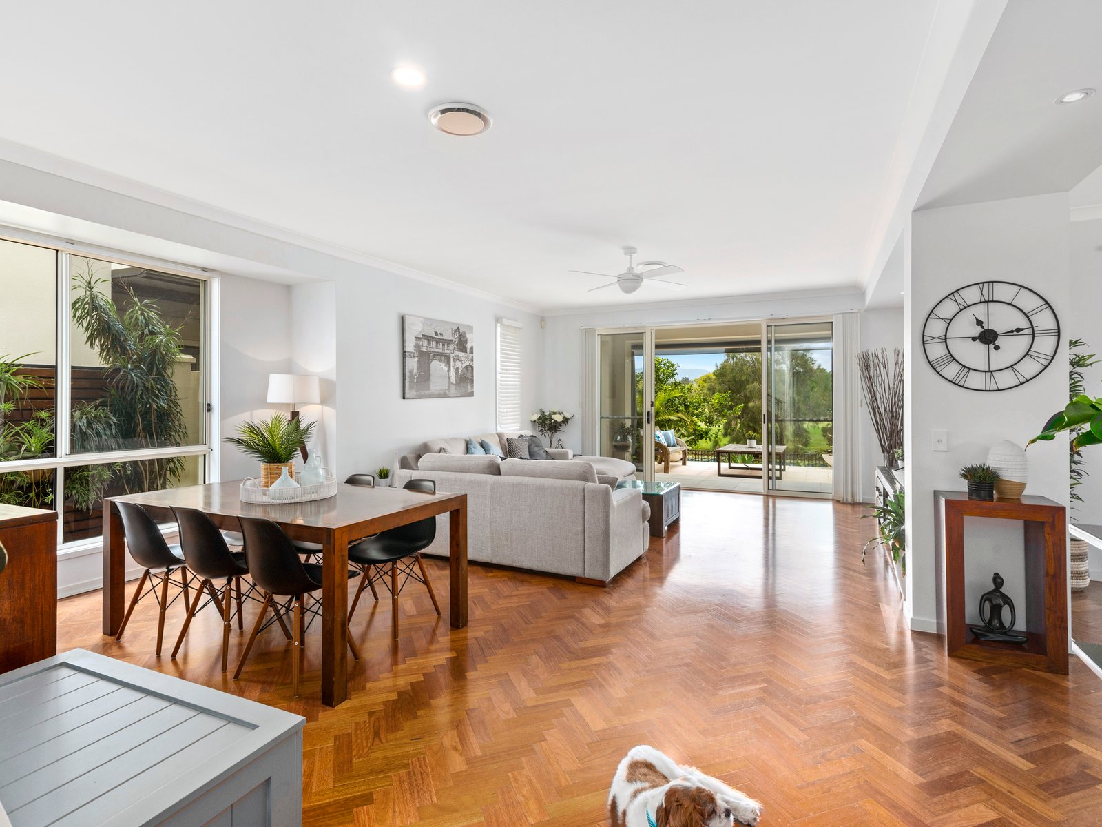 228 Easthill Drive ROBINA 9