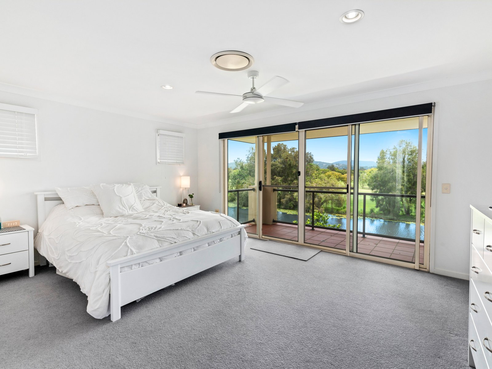 228 Easthill Drive ROBINA 11