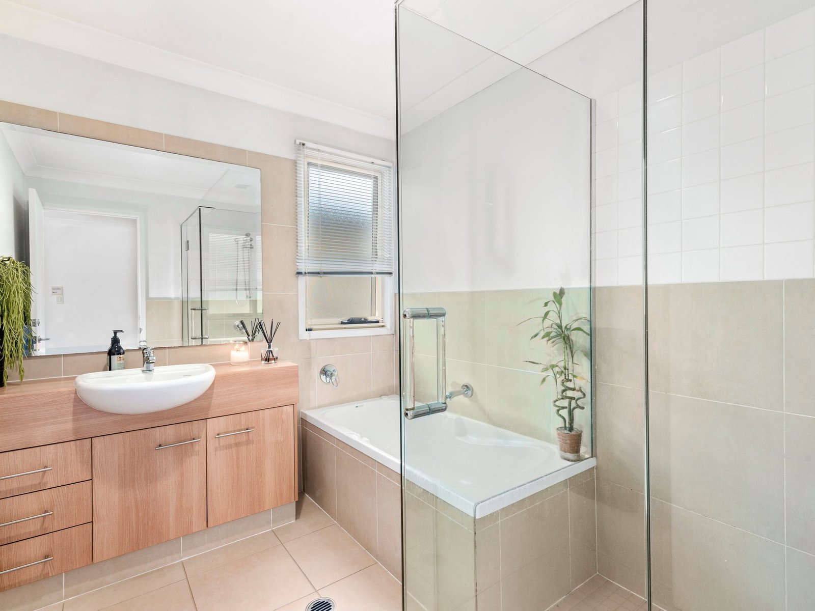 228 Easthill Drive ROBINA 15