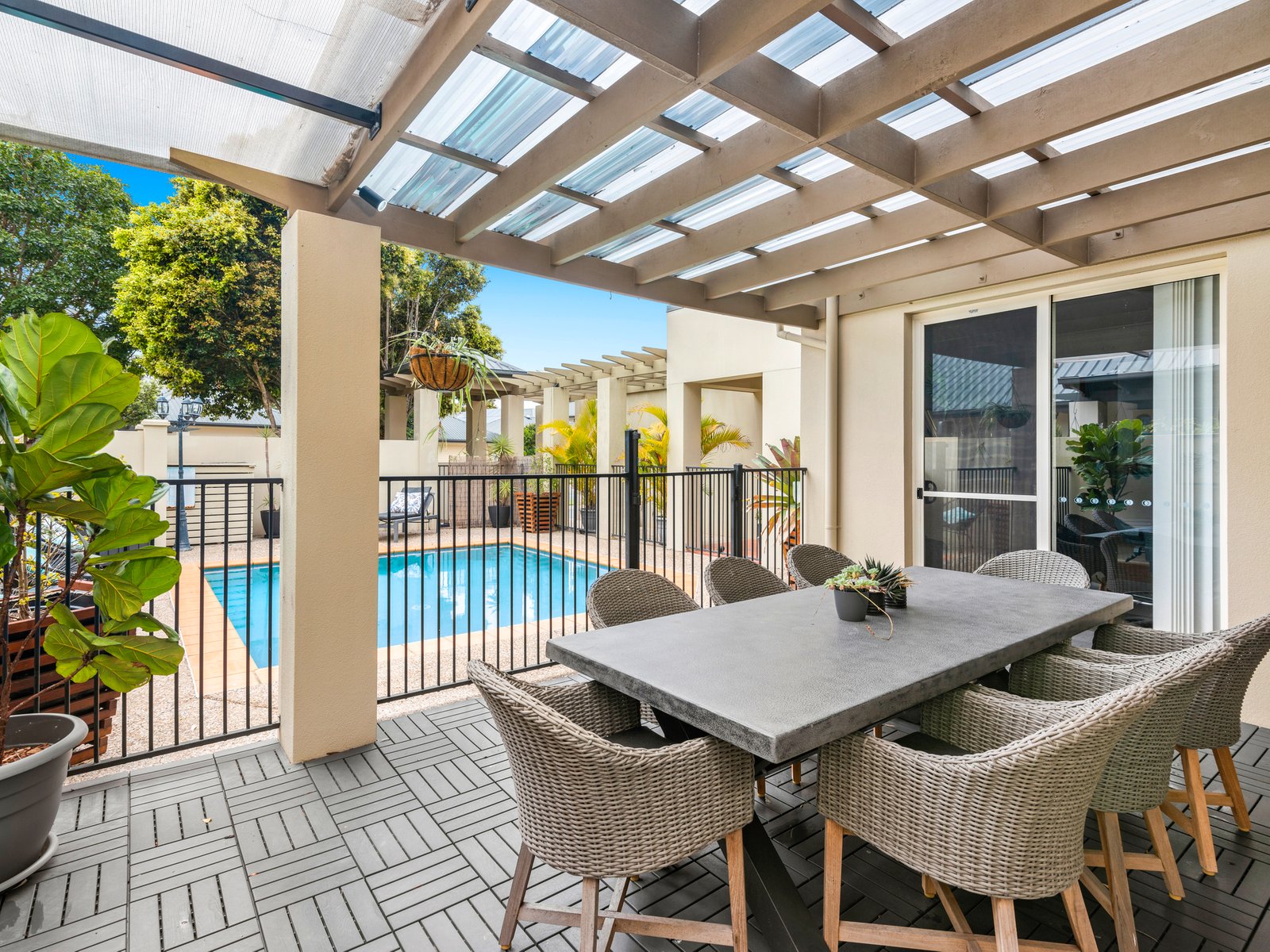 228 Easthill Drive ROBINA 16