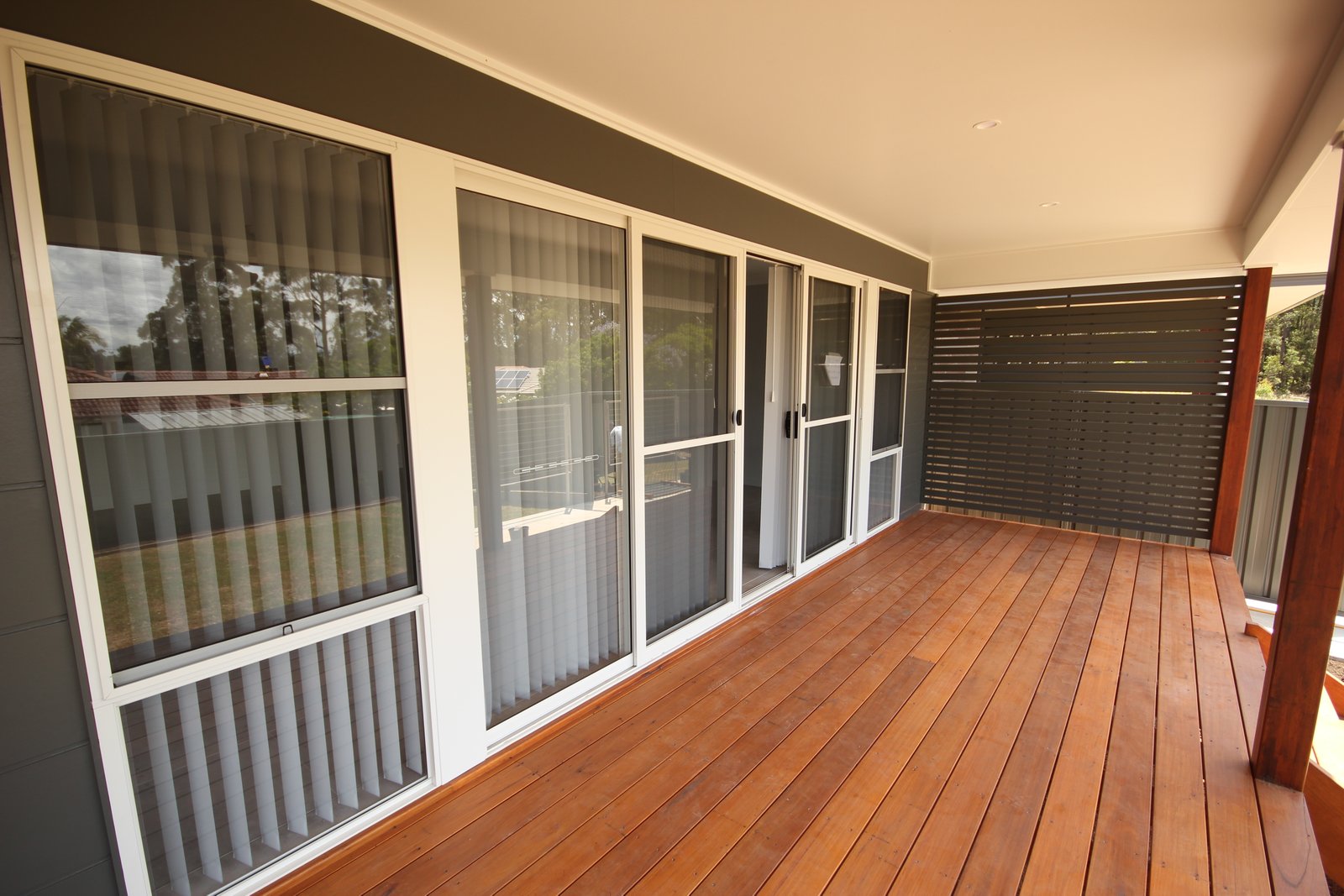 2/28 Fairwinds Avenue LAKEWOOD 8