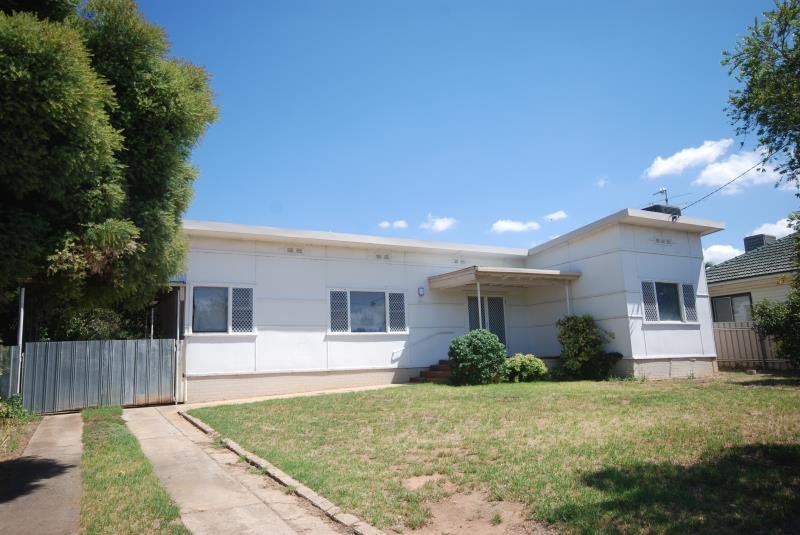 228 Lake Albert Road LAKE ALBERT 1