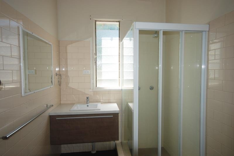 228 Lake Albert Road LAKE ALBERT 8