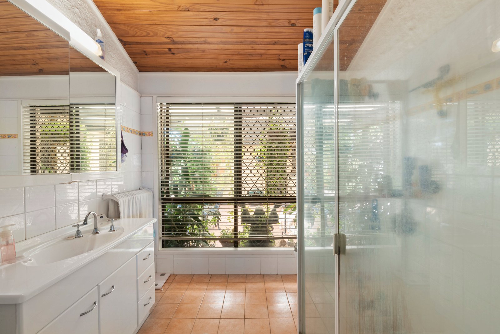 228 Mallawa Drive PALM BEACH 14