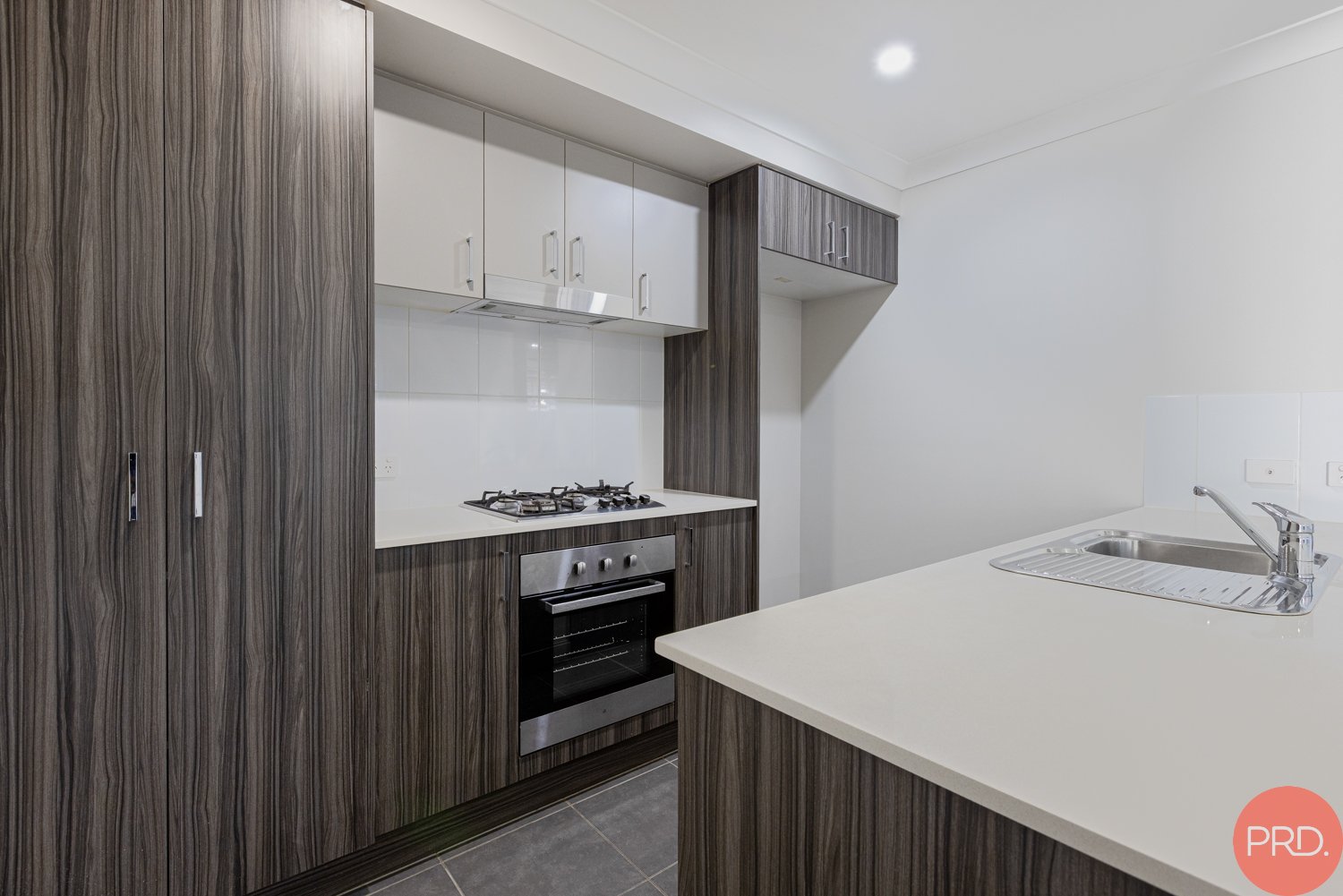 2/28 Thorncliffe Avenue THORNTON 8