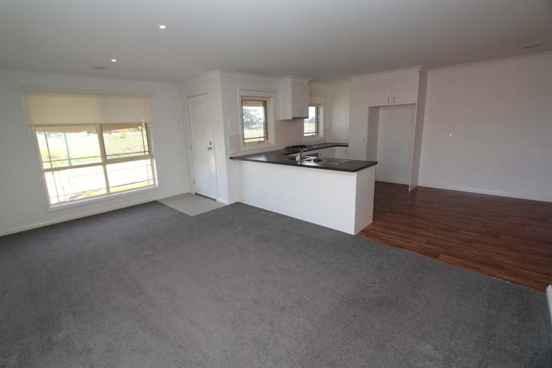 228 Walker Street SEBASTOPOL 3