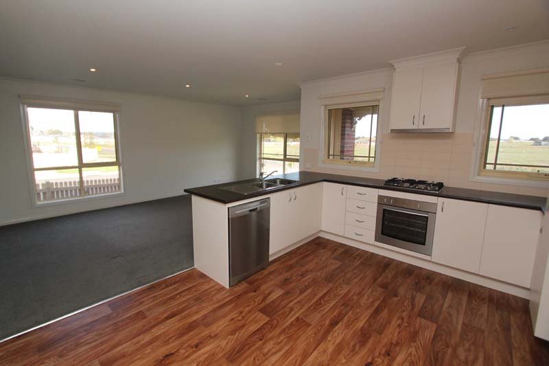 228 Walker Street SEBASTOPOL 4