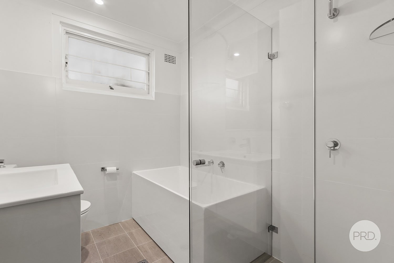 2/28 Wonoona Parade OATLEY 2
