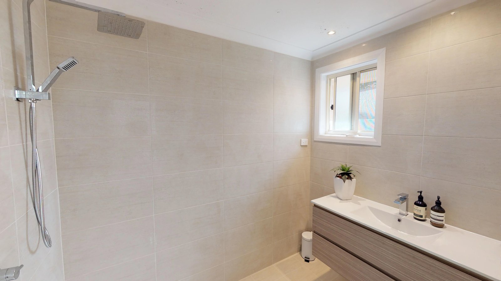 2/28 Yachtsman Crescent SALAMANDER BAY 9