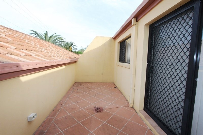 2/281 Cotlew Street West ASHMORE 16