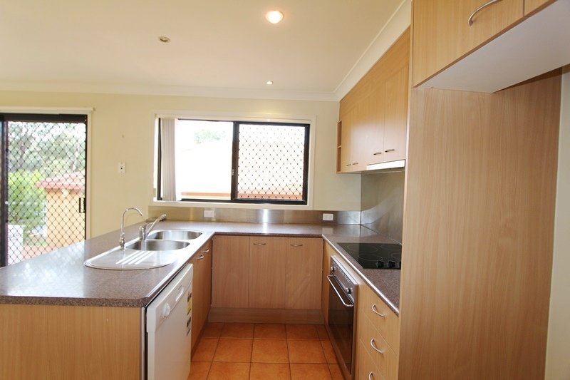 2/281 Cotlew Street West  ASHMORE 2