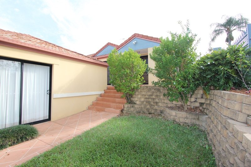 2/281 Cotlew Street West  ASHMORE 12