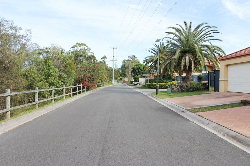 2/281 Cotlew Street West  ASHMORE 13