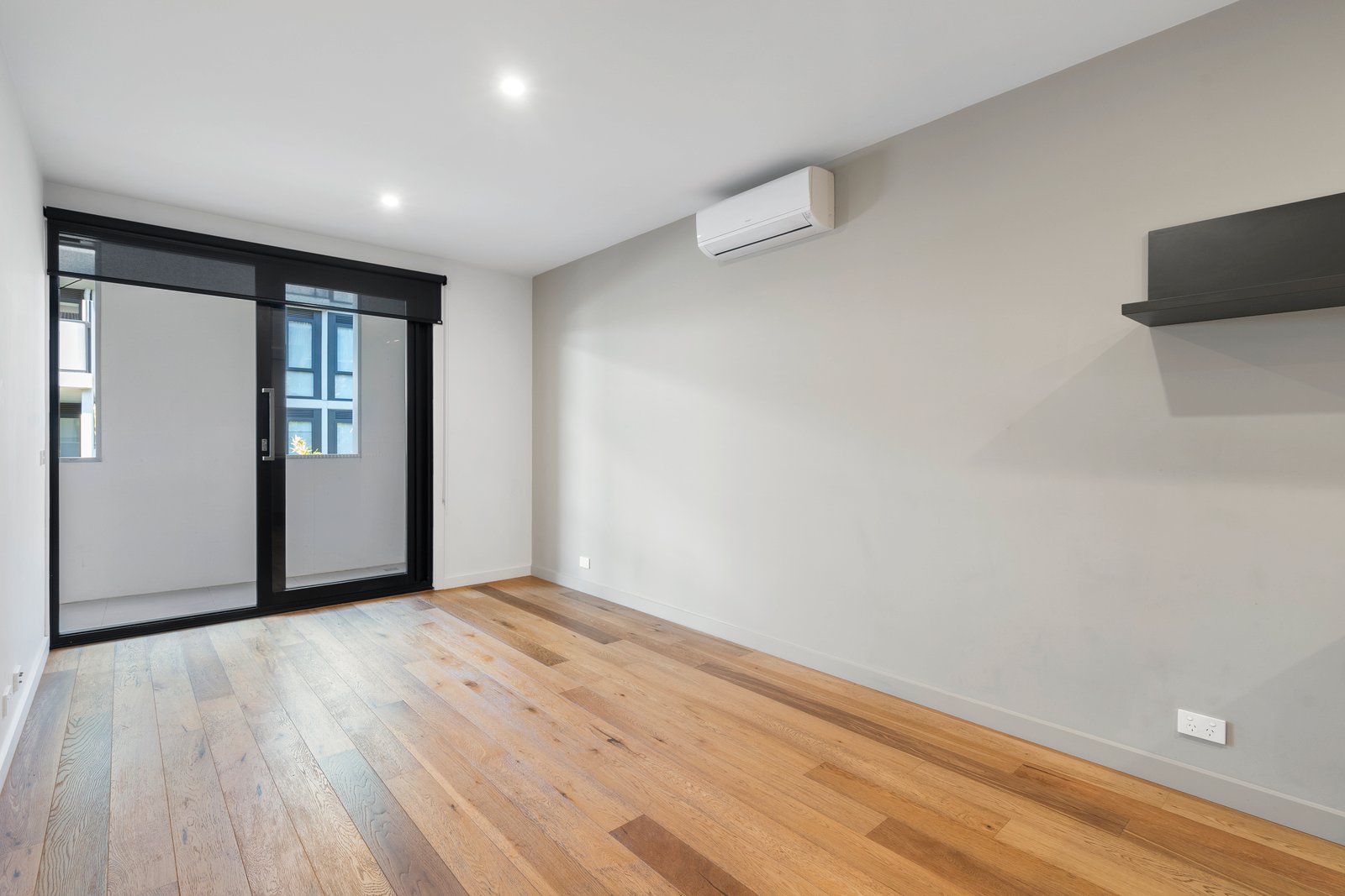 Gallery: 228/218 Bay Road