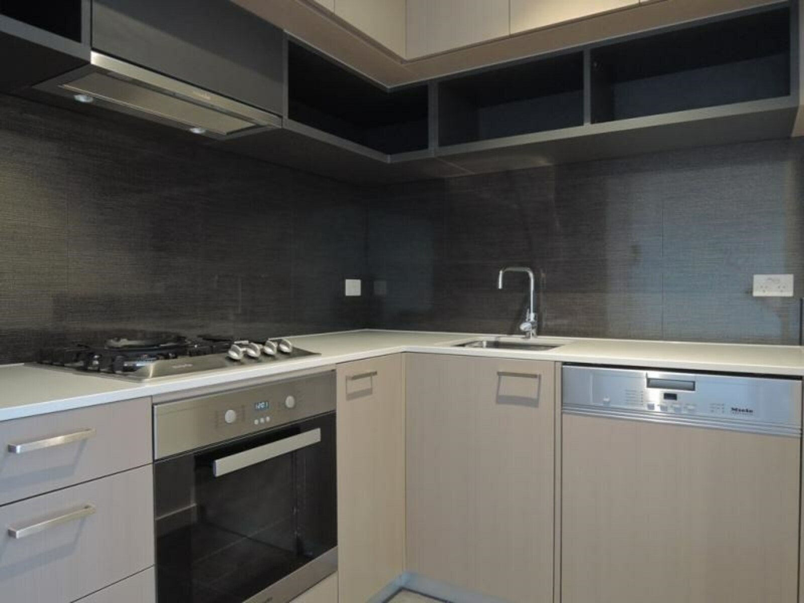 22/872-874 Doncaster Road, Doncaster, 3108