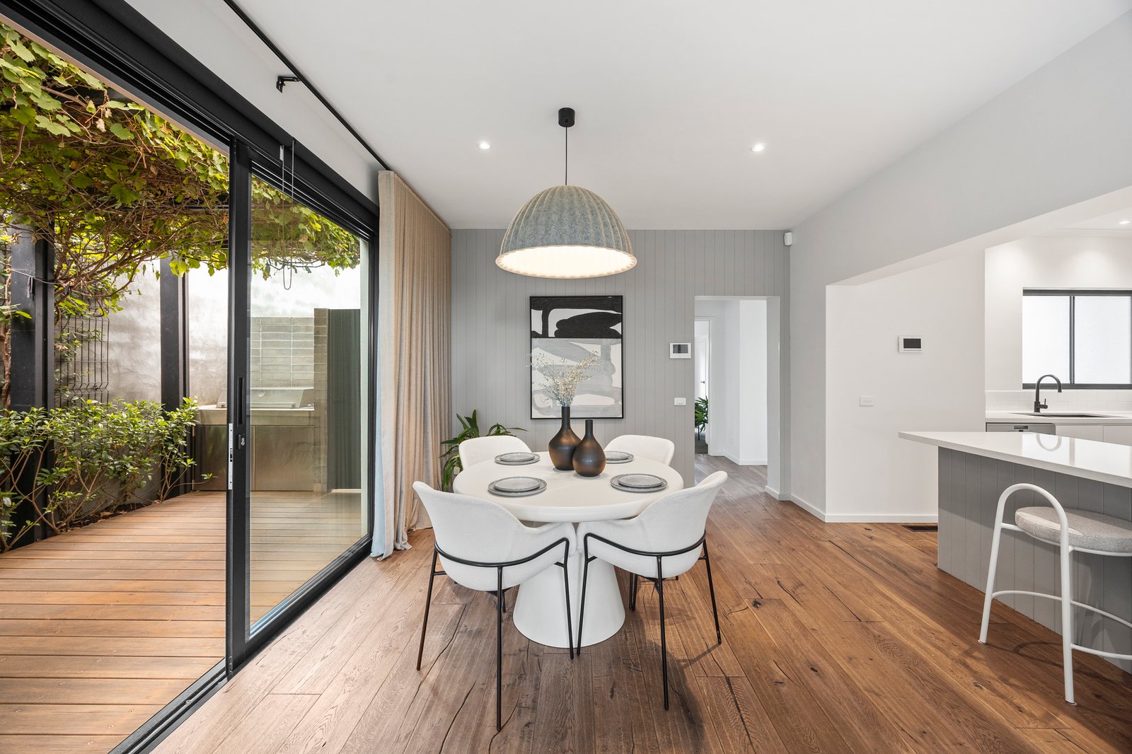 Gallery: 228a Beach Road