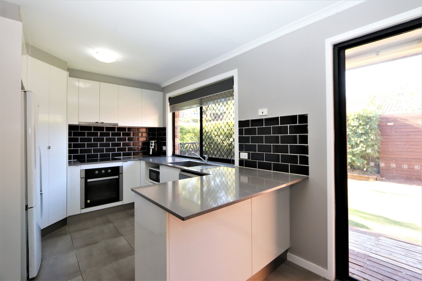 2/29-31 Golden Palms Court ASHMORE 4