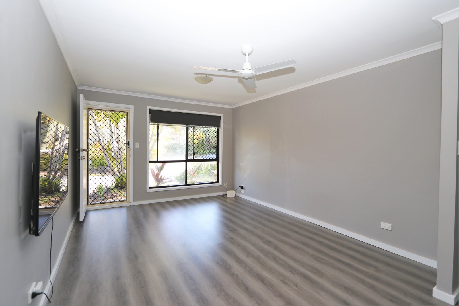 2/29-31 Golden Palms Court ASHMORE 7