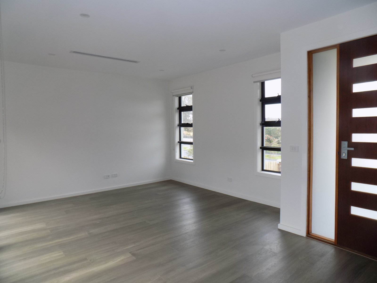 Gallery: 2/29-31 Karen Street