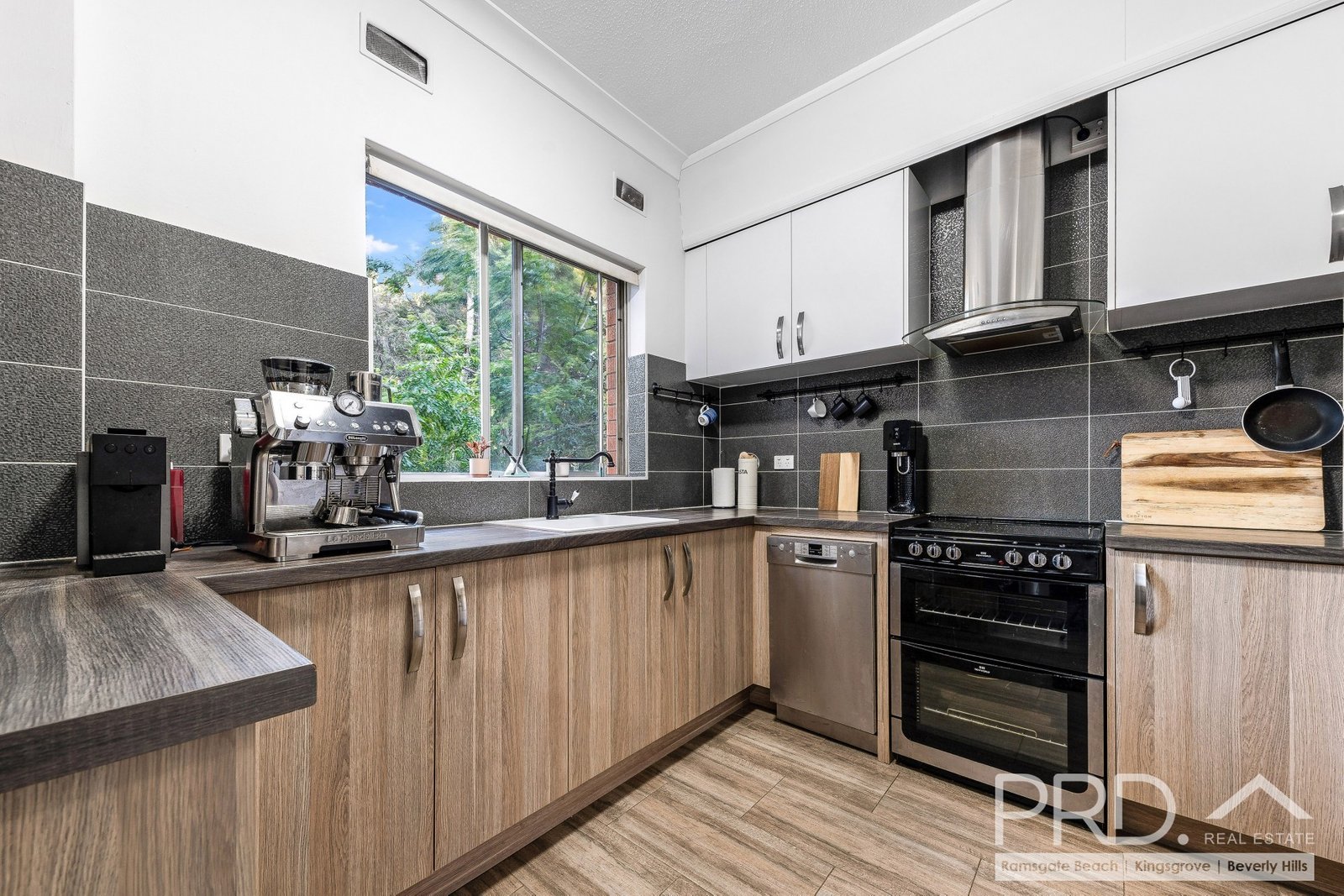 2/29-31 Warialda Street KOGARAH 2