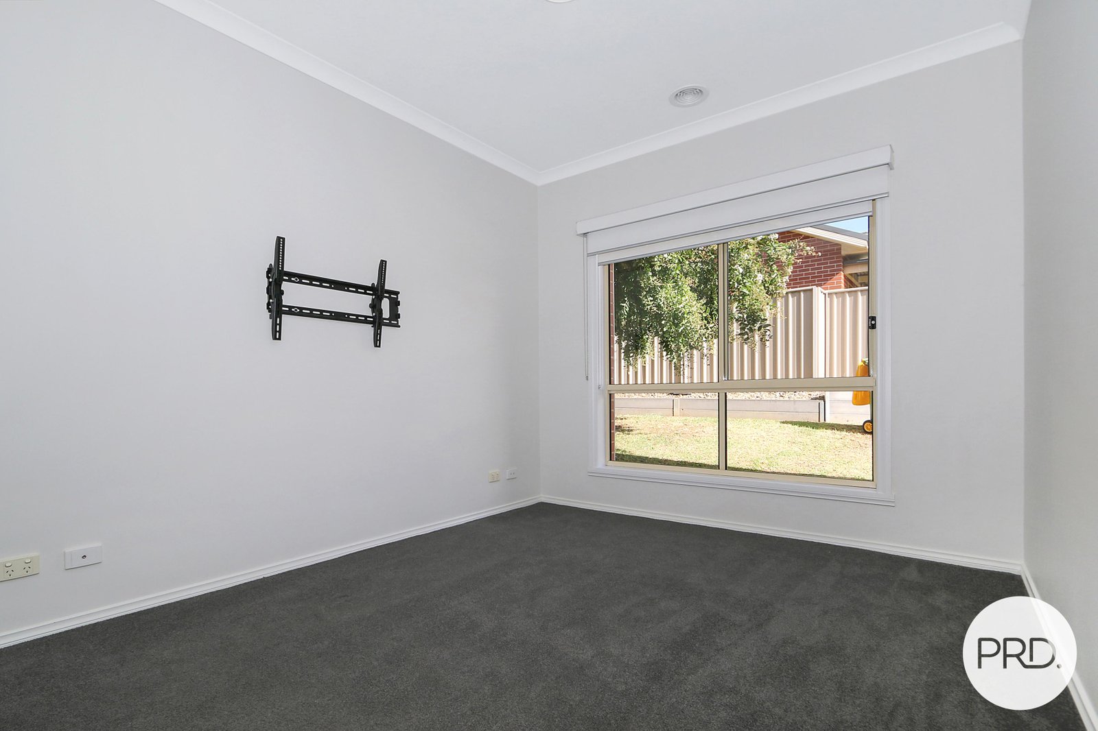 2/29 Heppner Court THURGOONA 5