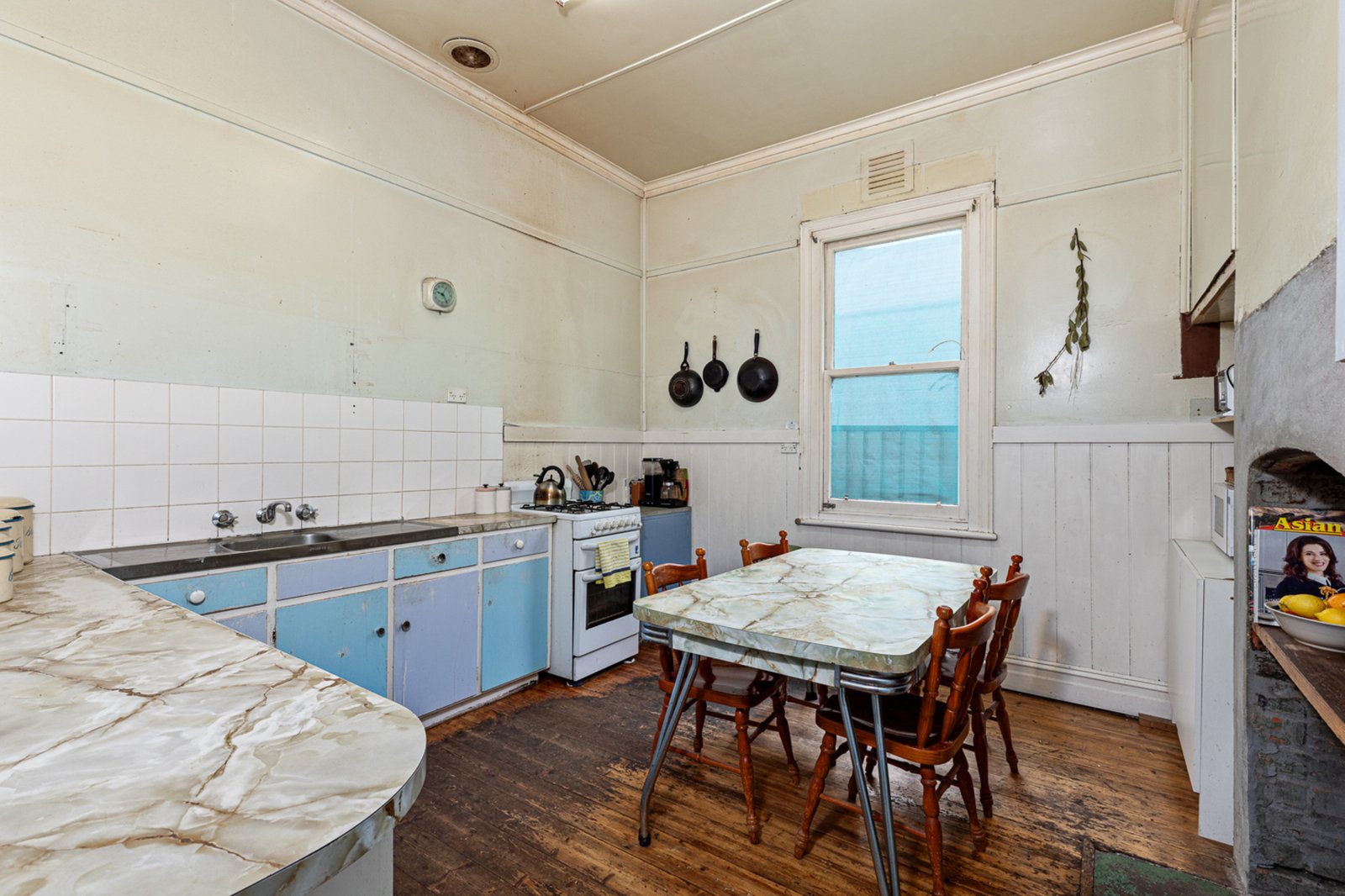 Gallery: 229 Lyons Street North