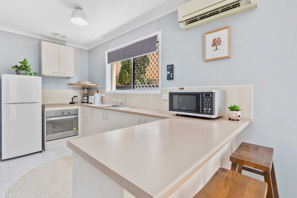 2/29 Riviera Road MIAMI 3