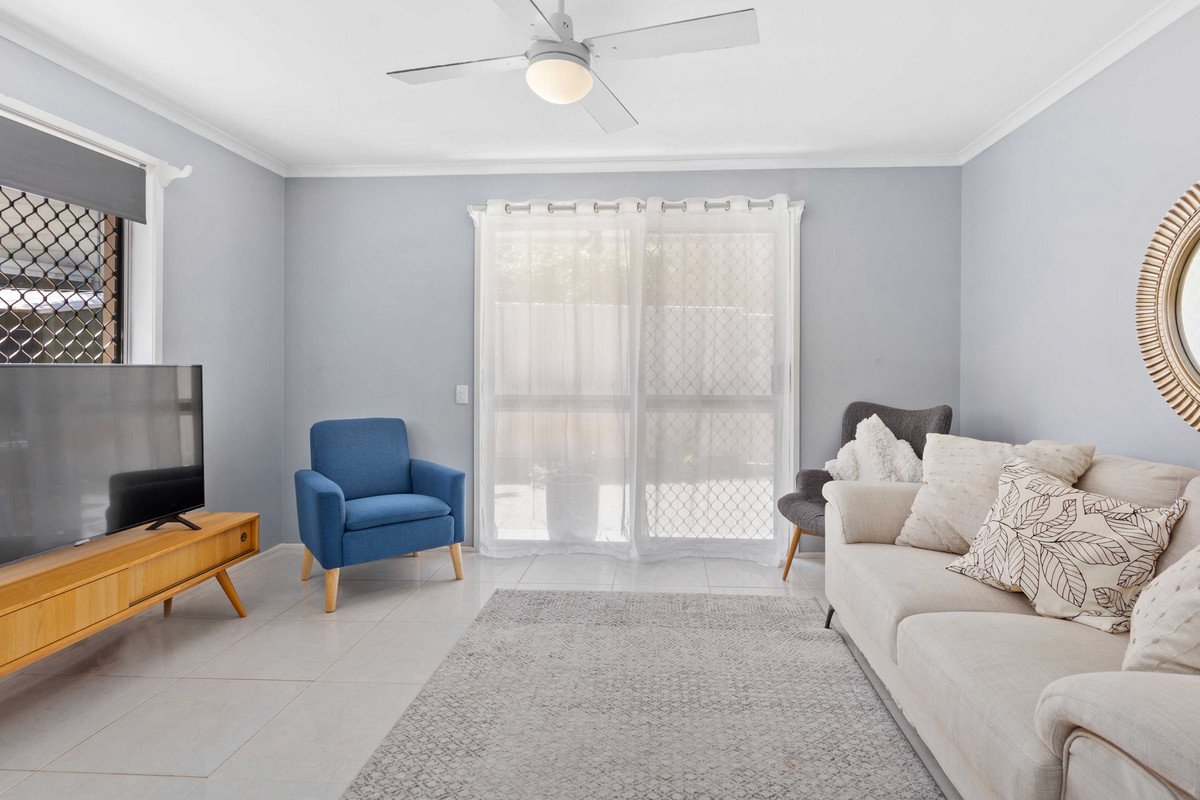 2/29 Riviera Road MIAMI 4