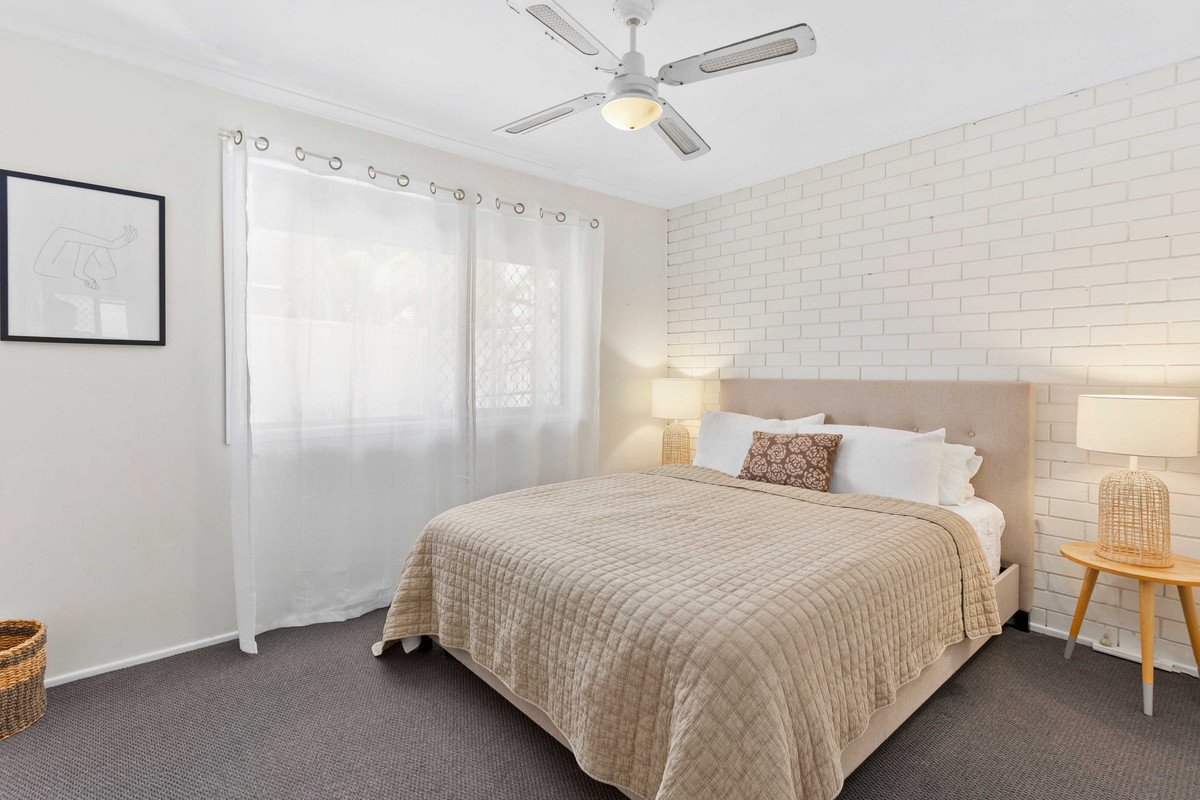 2/29 Riviera Road MIAMI 5