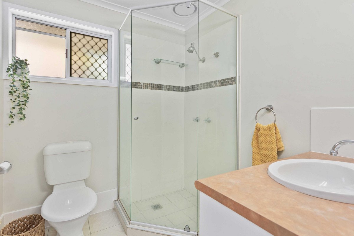 2/29 Riviera Road MIAMI 7