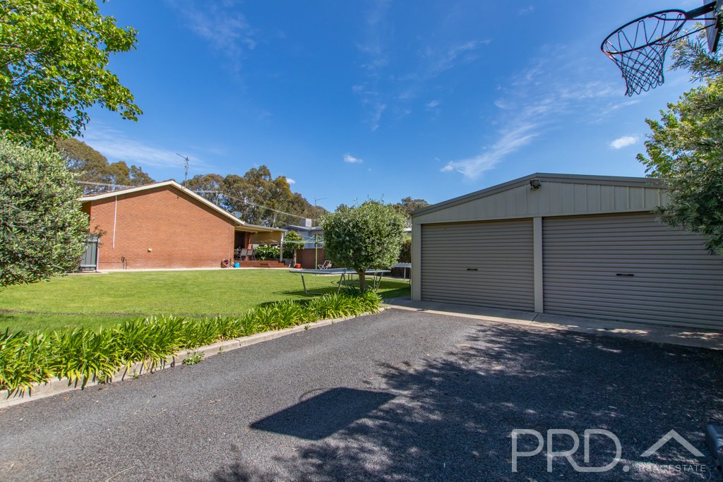 229 Simpson Street TUMUT 16