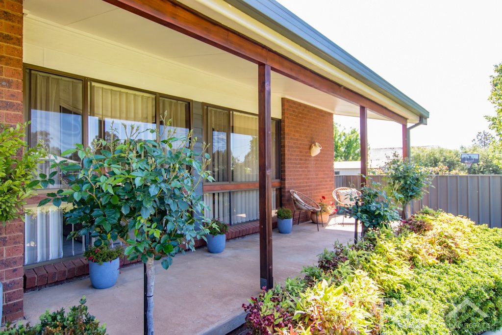 229 Simpson Street TUMUT 3