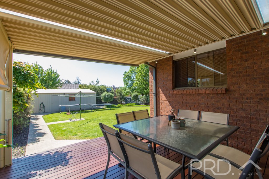 229 Simpson Street TUMUT 13