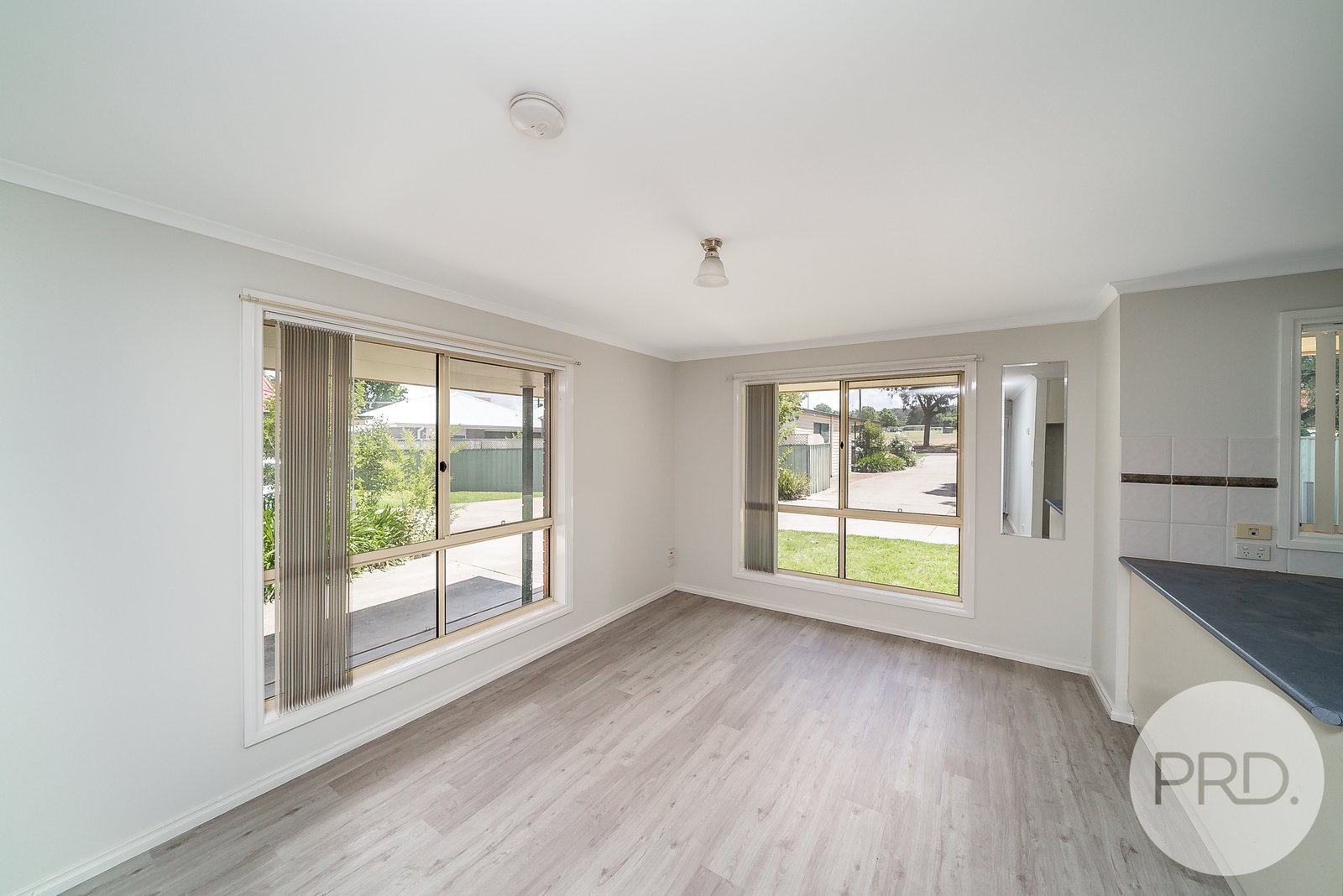 2/29 The Boulevarde  KOORINGAL 3