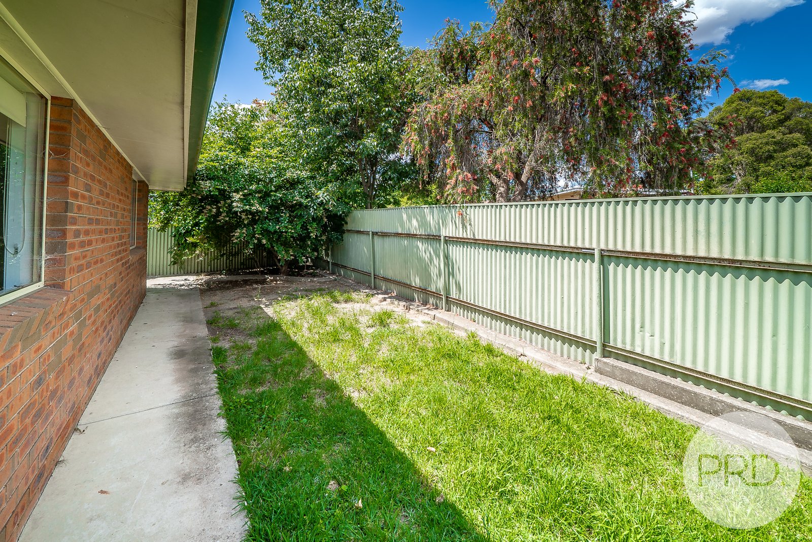 2/29 The Boulevarde  KOORINGAL 8