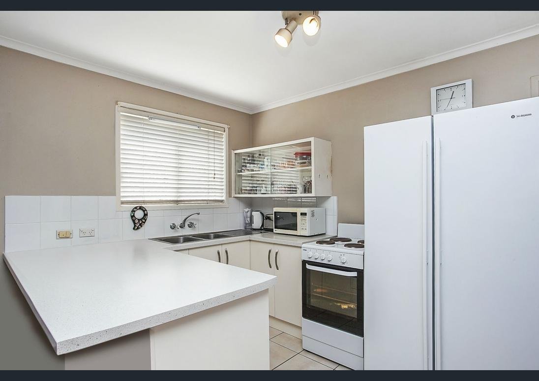2/29 Twenty Seventh Avenue PALM BEACH 2