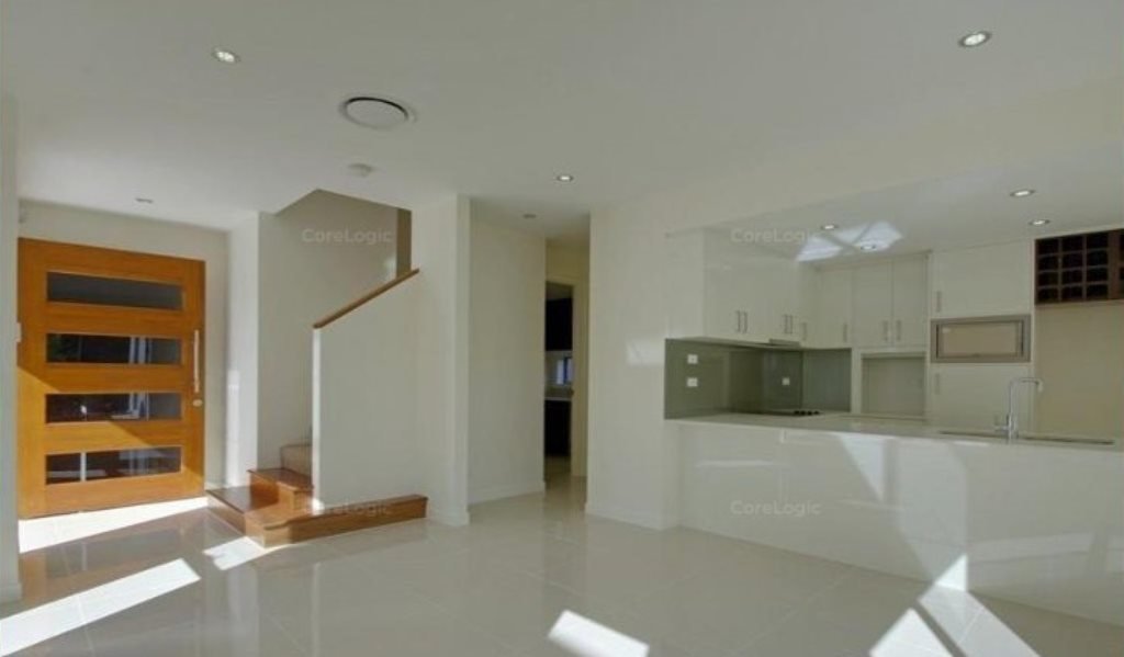 2/29 Ward Street SOUTHPORT 5