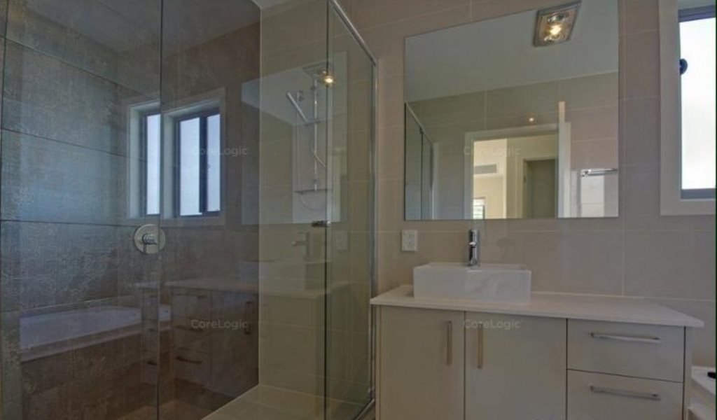 2/29 Ward Street SOUTHPORT 9