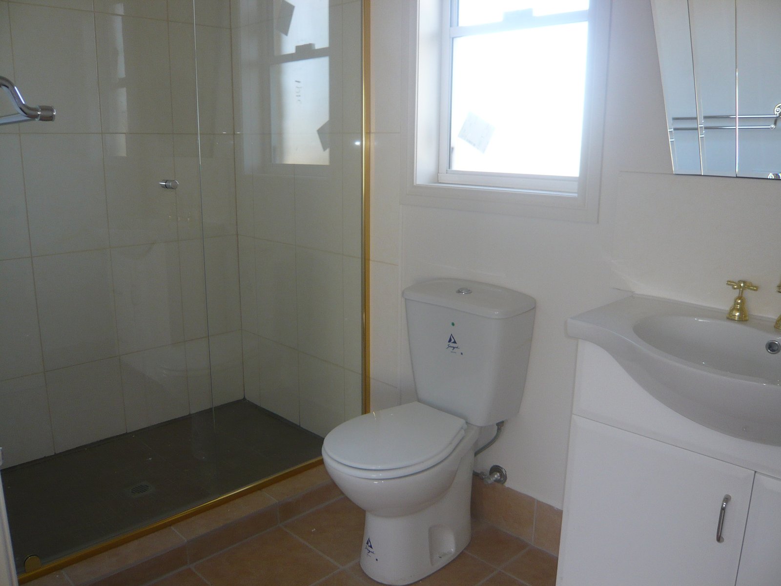 Gallery: 2/29 Warrigal Road