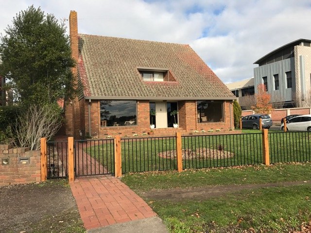 229 Wendouree Parade LAKE WENDOUREE 1