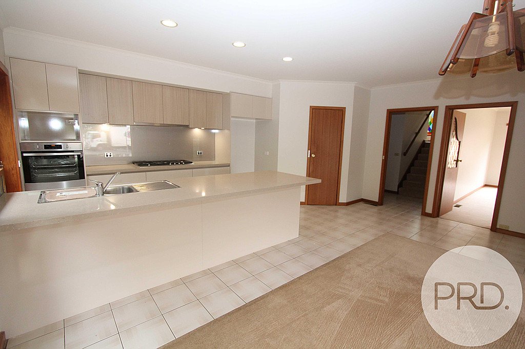 229 Wendouree Parade LAKE WENDOUREE 4