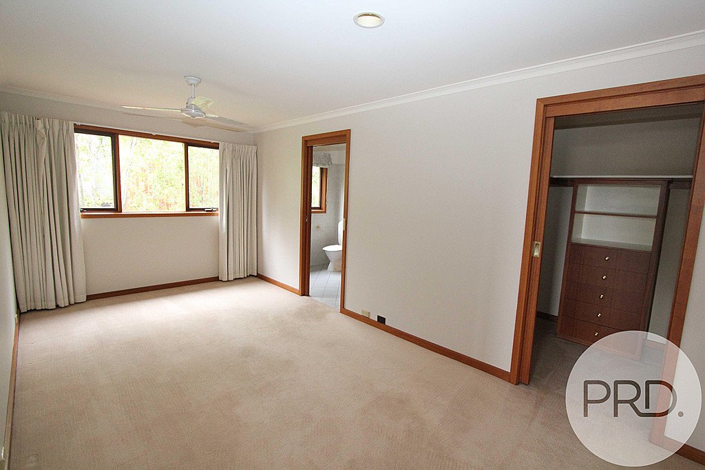 229 Wendouree Parade LAKE WENDOUREE 10