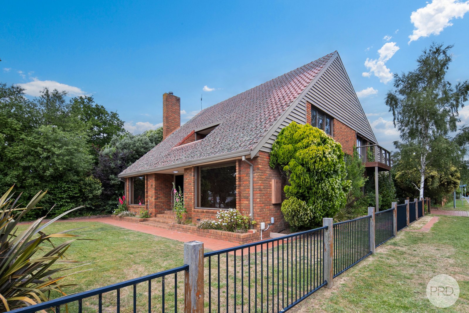 229 Wendouree Parade LAKE WENDOUREE 2