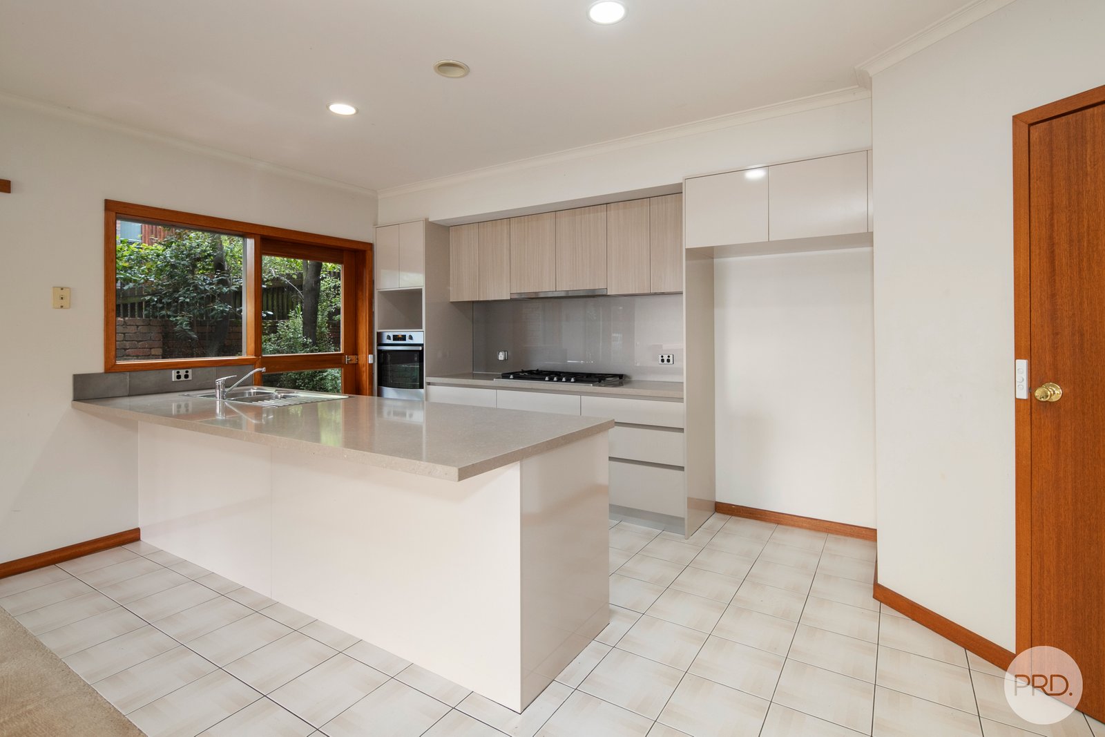 229 Wendouree Parade LAKE WENDOUREE 6