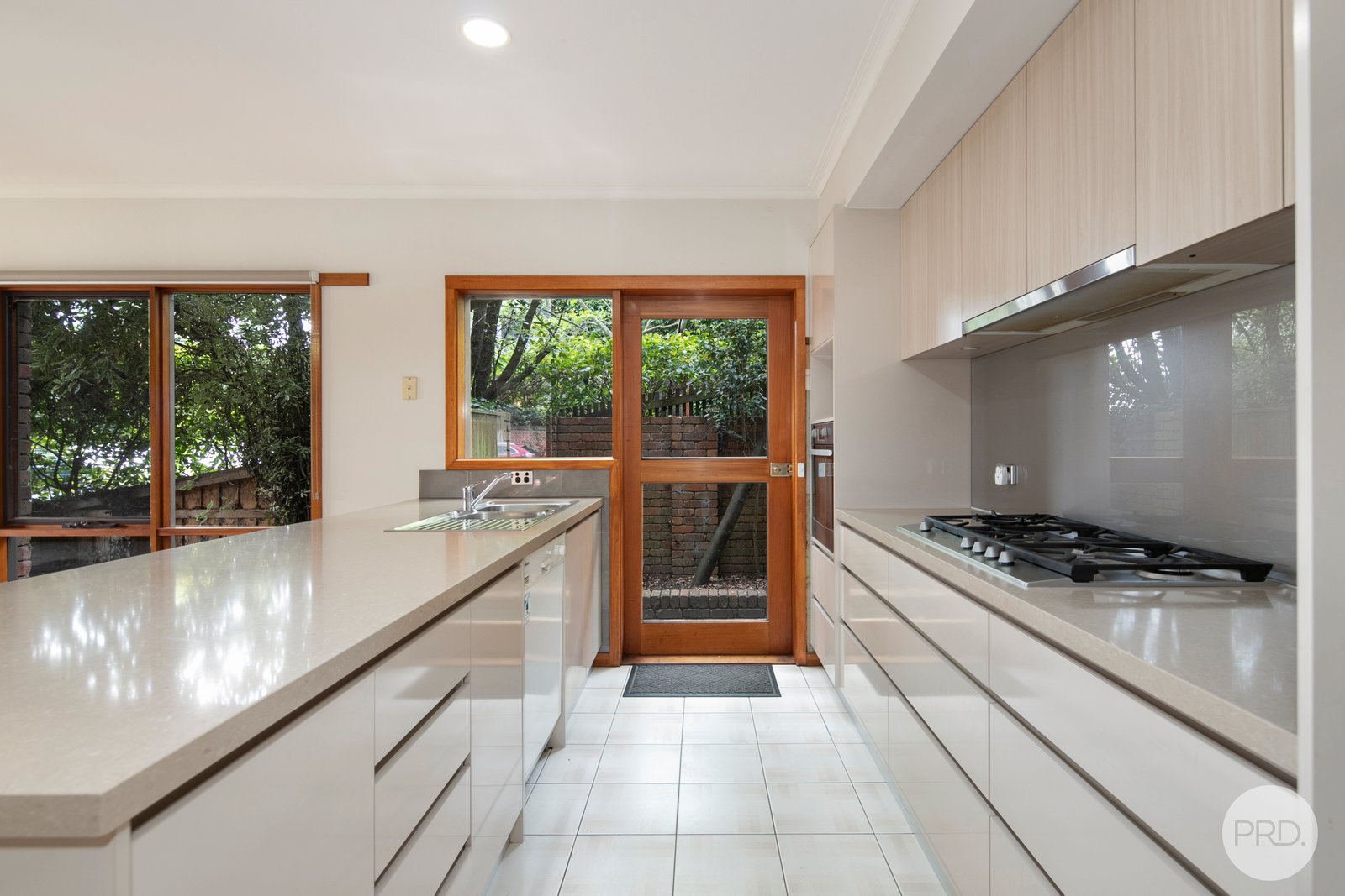 229 Wendouree Parade LAKE WENDOUREE 7