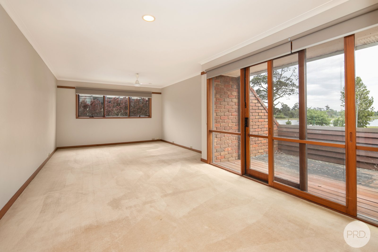 229 Wendouree Parade LAKE WENDOUREE 14
