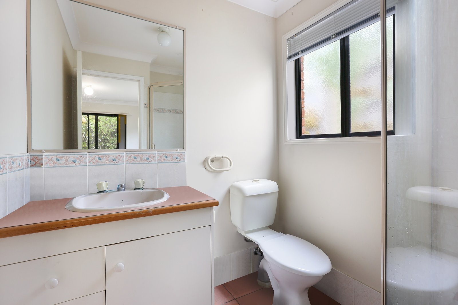 2/291 Ashmore Road BENOWA 7