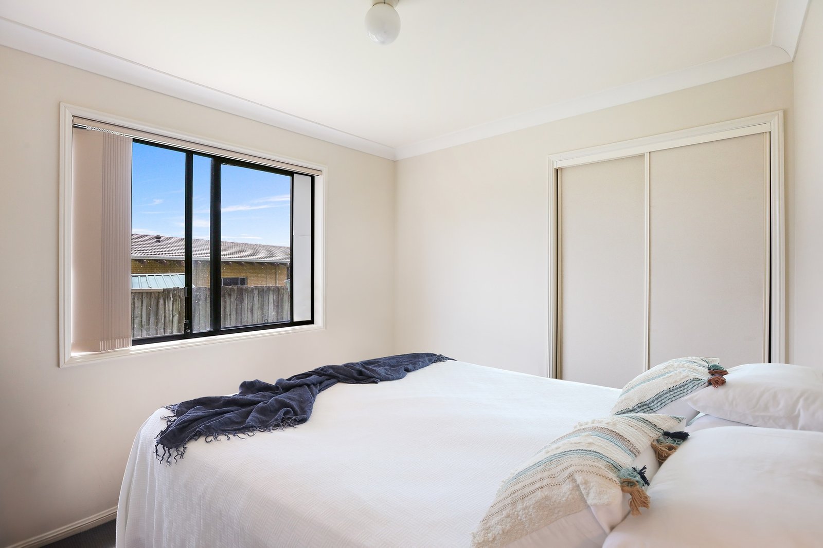 2/291 Ashmore Road BENOWA 8